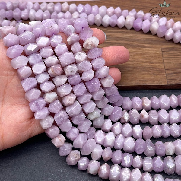 Кунцит фриформ огранка (9-10)*(9-11) мм