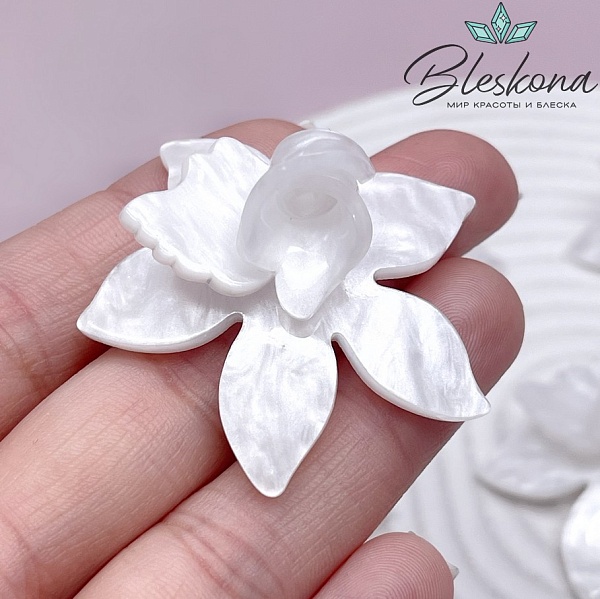 39*43 мм Подвеска цветок цвет белый перламутр