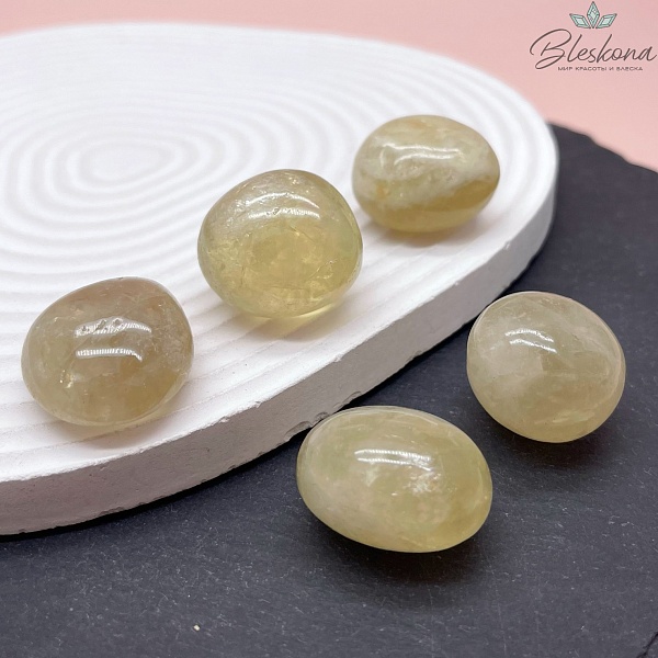 Кварц Лимонный галтовка 24-28 мм