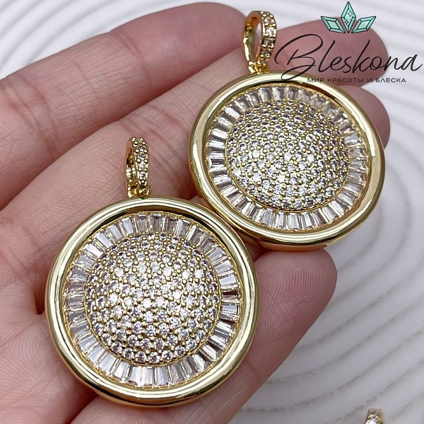 33*30 Цвет золото, Подвеска круг с цирконами и бейлом