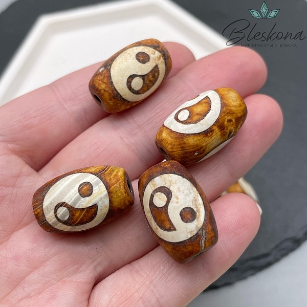 Бусина Дзи Инь-Янь бело-коричневый матовый бочонок 23*14 мм