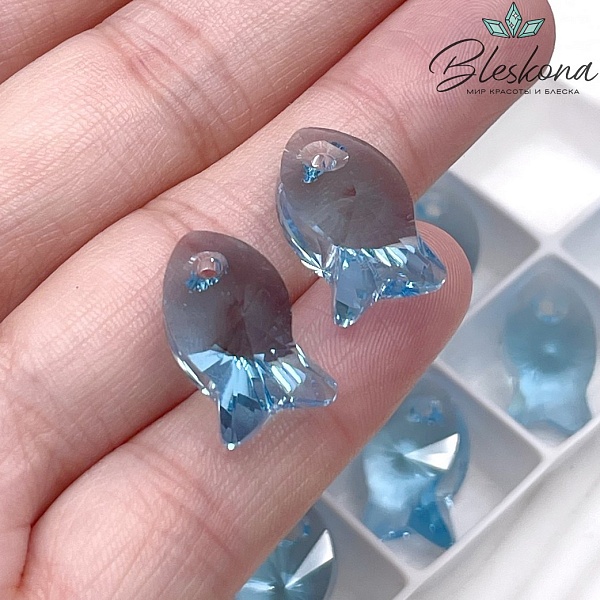 6721 Fish Pendant 18 mm Aquamarine (202)