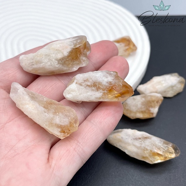 Цитрин необработанный 30-45 мм