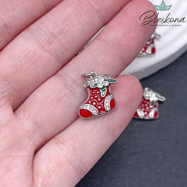 15*15,5 мм Цвет серебро, Подвеска валенок с эмалью и цирконами 