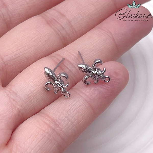 13*10 мм Цвет серебро, Пусеты Королевская лилия цирконы