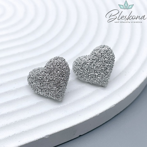 16*18,5 мм Цвет серебро, Пусеты сердце фактурное 
