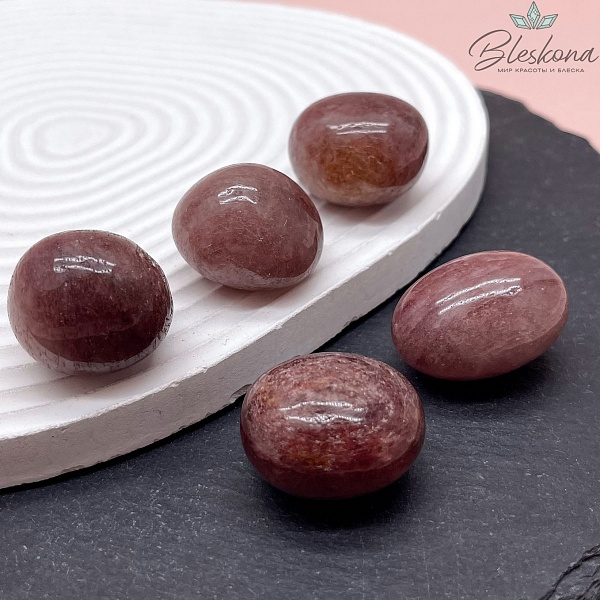 Кварц Клубничный галтовка 24-28 мм