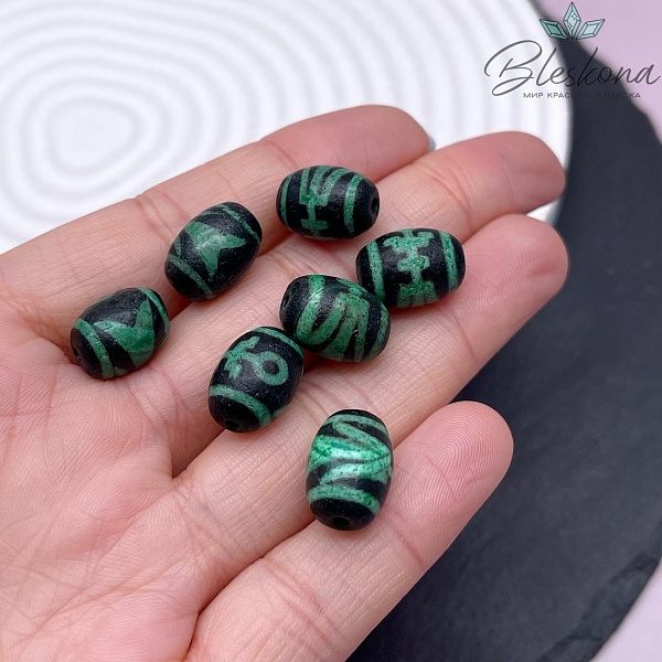 Бусина Дзи Большой человек (Аристократ) черно-зеленый бочонок 10*14 мм