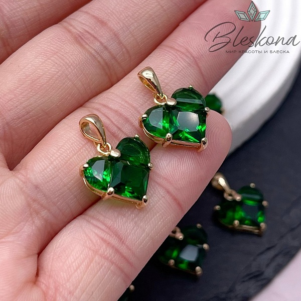 14,5*14 мм Цвет золото, Подвеска Сердце зеленые цирконы