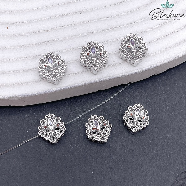 10*11 мм Цвет серебро, Бусина Геральдическая лилия цирконы