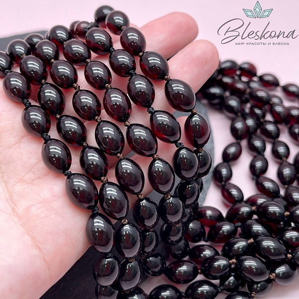 Янтарь темно-красный рис 9*13 мм