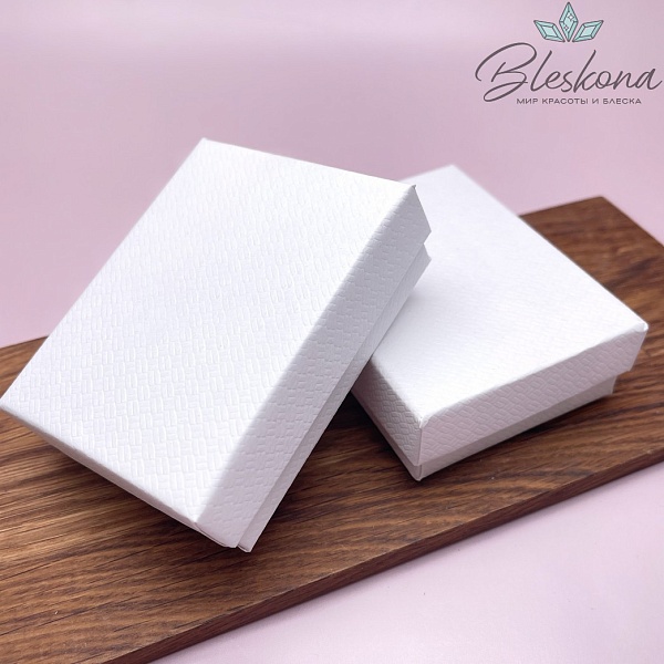 Коробка Белая черная подложка 9*7*3 см