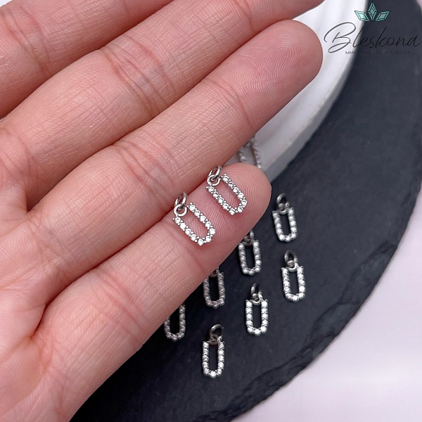 8,6мм Цвет серебро, Буква U цирконы 