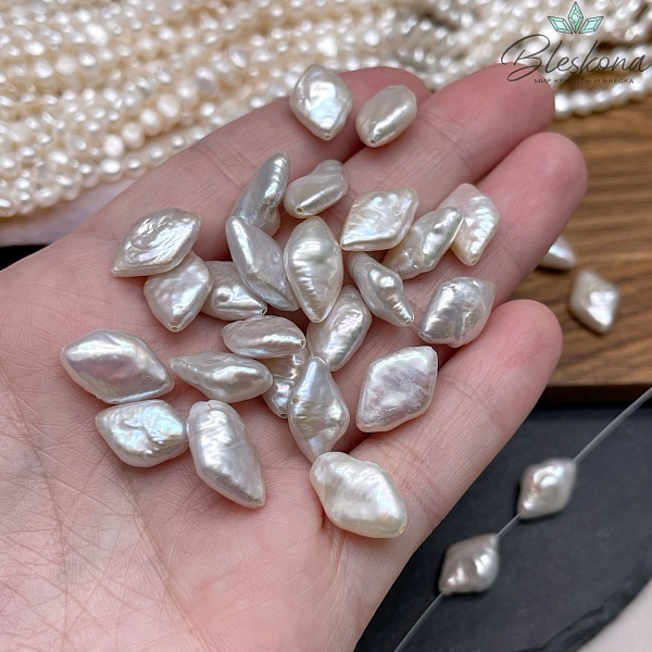 Жемчуг Барокко белый ромб штучно ~ 15*10 мм