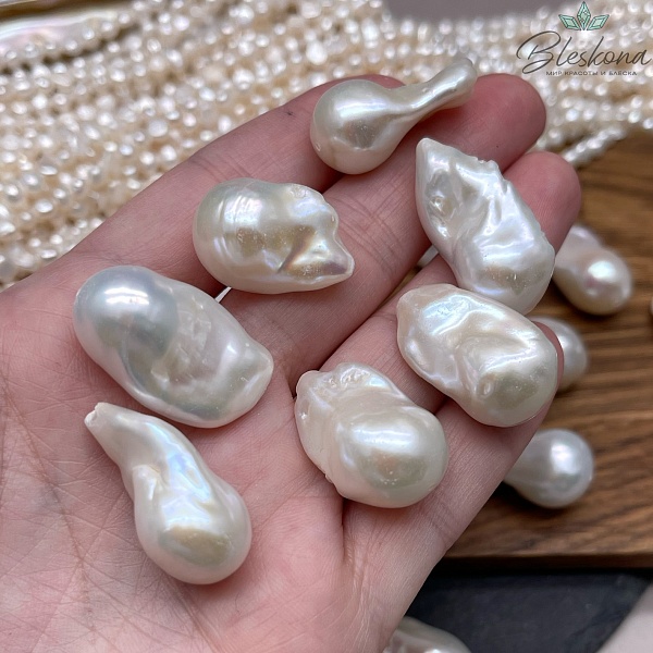 Жемчуг Барокко крупный белый штучно ~ (27-33)*(14-16) мм 