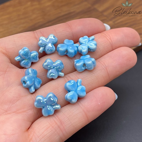 11,5*13 мм Бусина Клевер, керамика цвет ярко-голубой