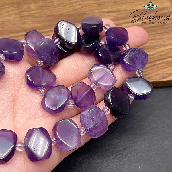 Аметист фриформ плоский огранка №8 (16-17)*(12,5-13) мм