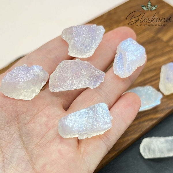 Лунный камень необработанный мелкие куски