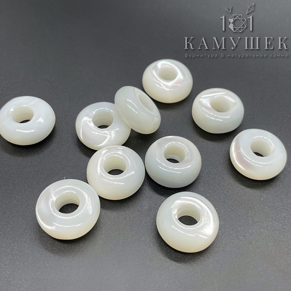 Подвеска перламутр бублик белый 14 мм 