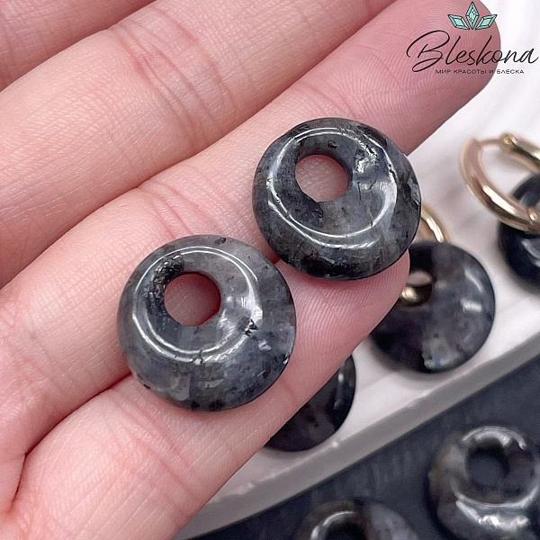 Бублик смещенный центр Ларвикит (лабрадорит) 18мм