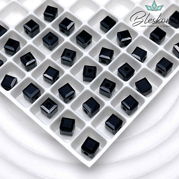 5601 Cube Bead 4 мм Jet (280)
