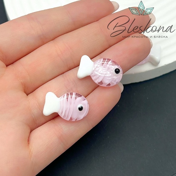 20*12 мм  Бусина рыбка прозрачно- розовая
