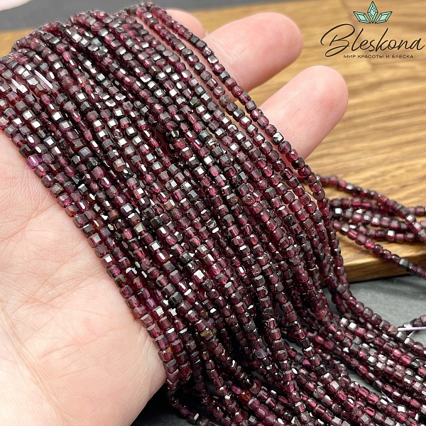 Гранат фиолетовый куб 2*2мм №1