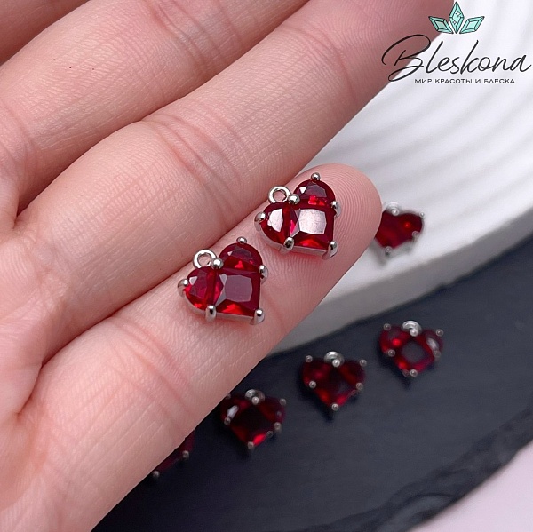 10*9,5 мм Цвет серебро, Подвеска Сердце красные цирконы
