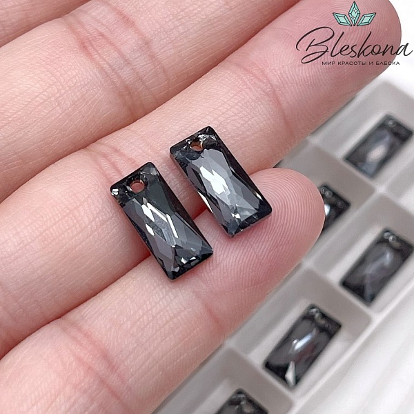 6465 Queen Baguette 13,5x6 mm Crystal Silver Night (SINI)