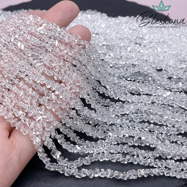 Чешское стекло №01 4,5 мм треугольник