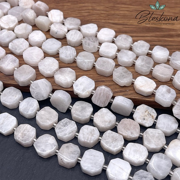 Лунный камень плоский квадрат фриформ 11-12 мм