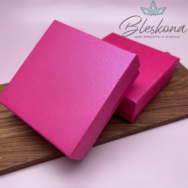 Коробка Фуксия перламутр черная подложка 9*9*3 см