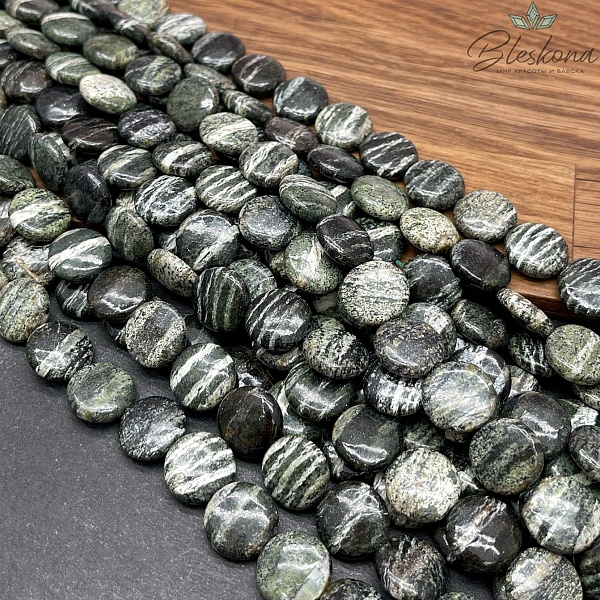 Серпентин с прожилками хризотил-асбеста круг плоский 14,5 мм