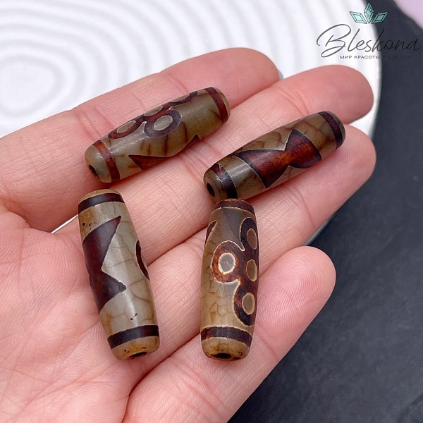 Бусина Дзи Молния и мистический узел серо-коричневый бочонок 30*11 мм