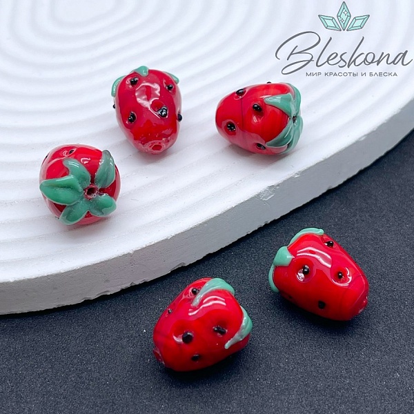17*14 мм Бусина клубничка красная