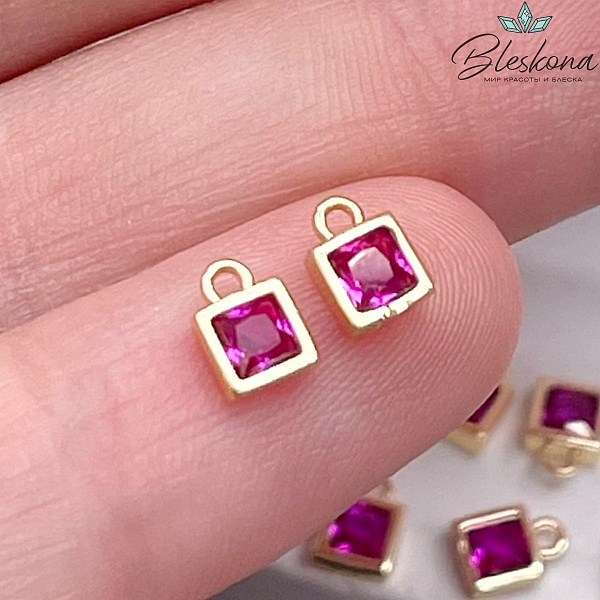 Подвеска мини квадрат циркон фуксия, Цвет золото 4мм 