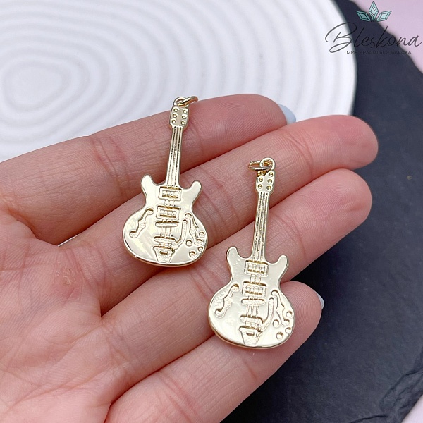 40*16,7 мм Цвет золото, Подвеска Гитара цирконы