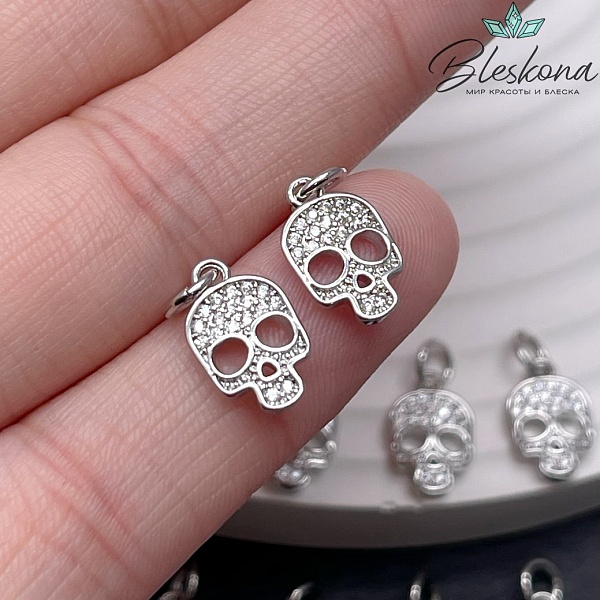 12*7,5 мм Цвет серебро, Подвеска Череп цирконы