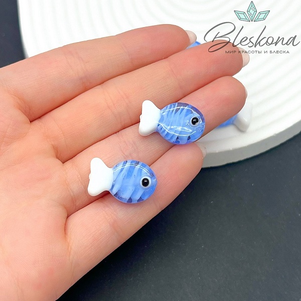 20*12 мм  Бусина рыбка прозрачно- синяя