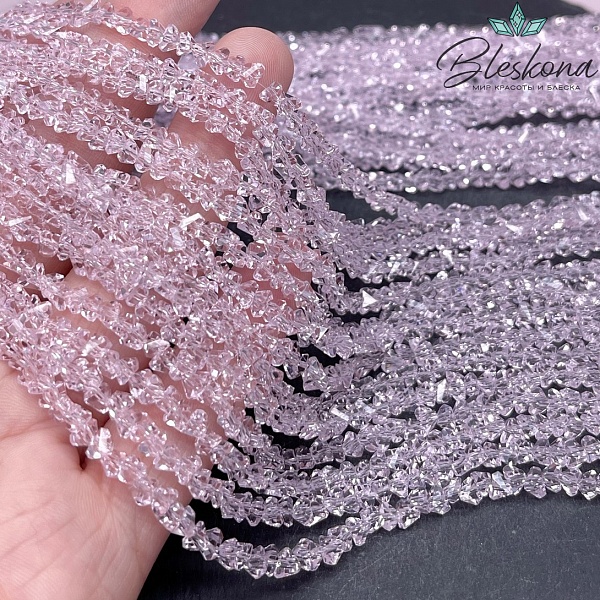 Чешское стекло №28 4,5 мм треугольник