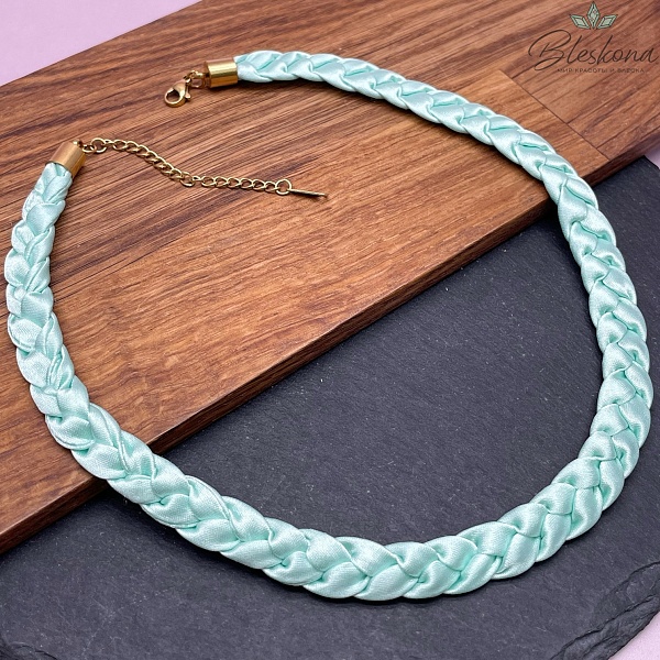 Шнурок косичка под кулон цвет зеленый, золото 40 см