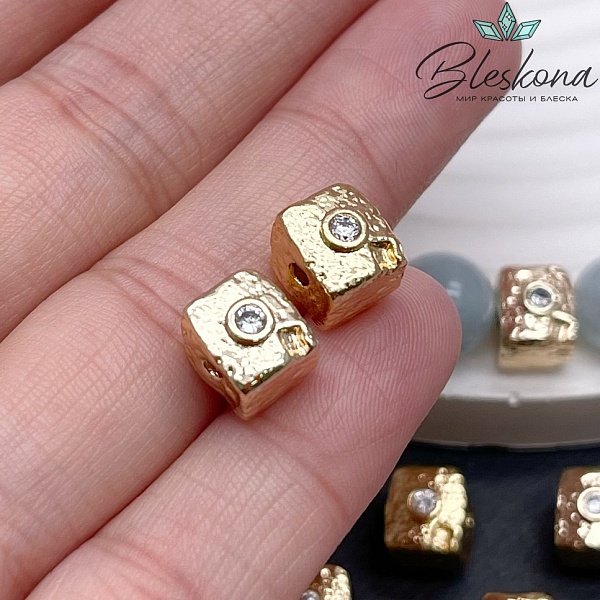 8*7,5 мм Цвет золото, Бусина фактурная фриформ с цирконом