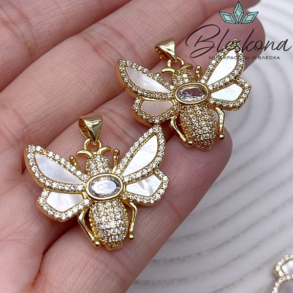 21*27 мм Цвет серебро, Подвеска Пчелка с перламутром и цирконами 