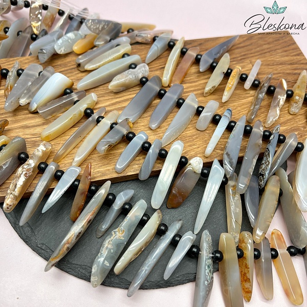 Агат серый №1 сколы шлифованные (28-50)*(5-10) мм