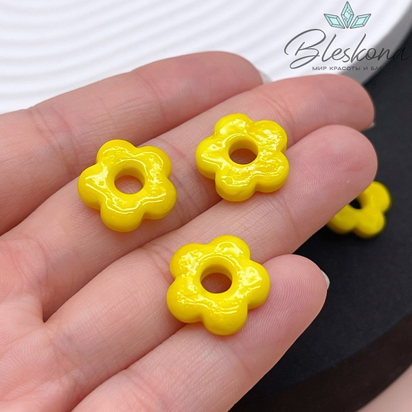15 мм Подвеска цветок желтый