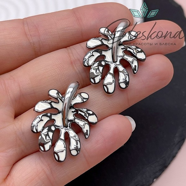 30*24 мм Цвет серебро, Подвеска Лист Монстера белая эмаль