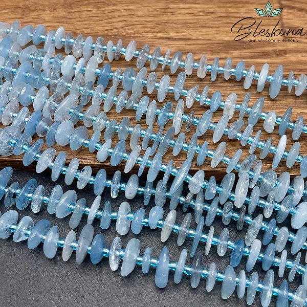 Аквамарин сколы шлифованные (2-4)*(8-14) мм 