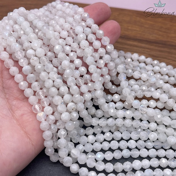 Лунный камень алмазная огранка №2 5,5 мм 