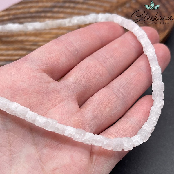 Горный хрусталь куб матовый 4 мм