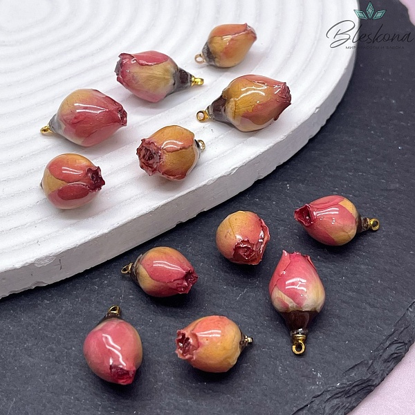 15-19 мм, Цвет золото, Подвеска роза в эпоксидной смоле № 8